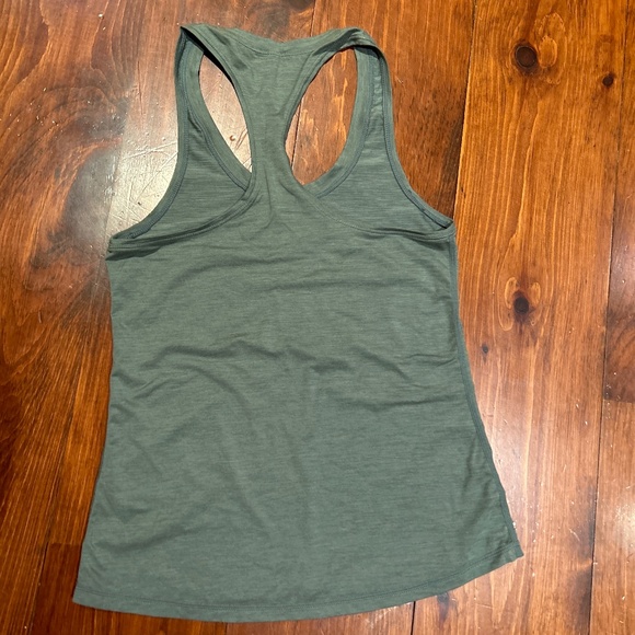 Vuori Lux Performance Tank Size S - Picture 4 of 4